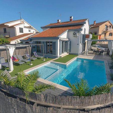 Kuntrada 45 Holiday Home - Heated & Kids Pool Fažana Kültér fotó
