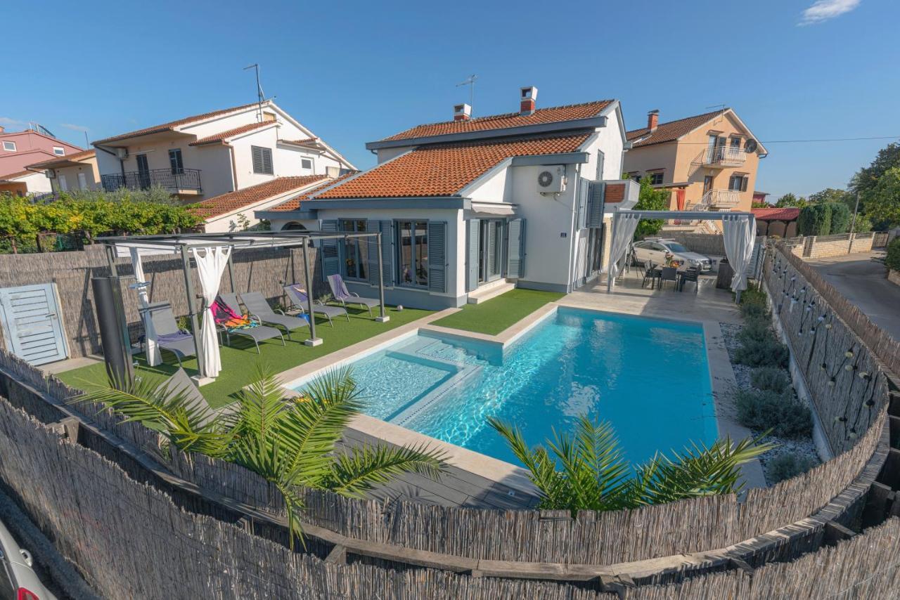 Kuntrada 45 Holiday Home - Heated & Kids Pool Fažana Kültér fotó