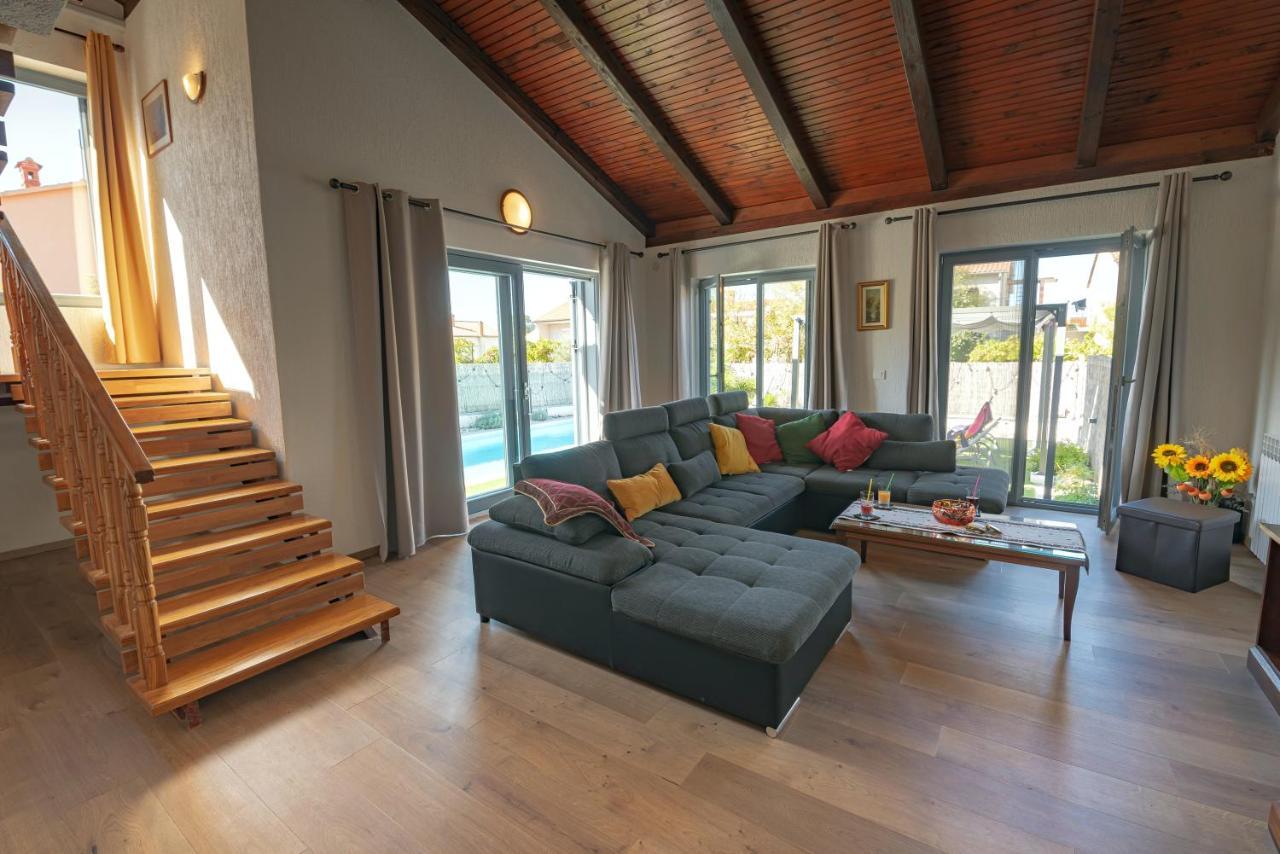 Kuntrada 45 Holiday Home - Heated & Kids Pool Fažana Kültér fotó